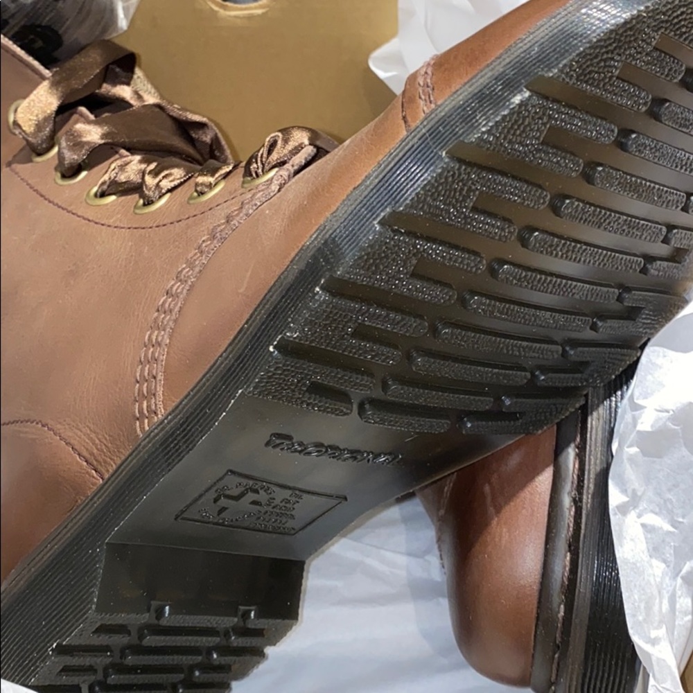 🔥Dr. Martens Aimilita 9-Eye Toe Cap Boot NWT - Picture 10 of 15
